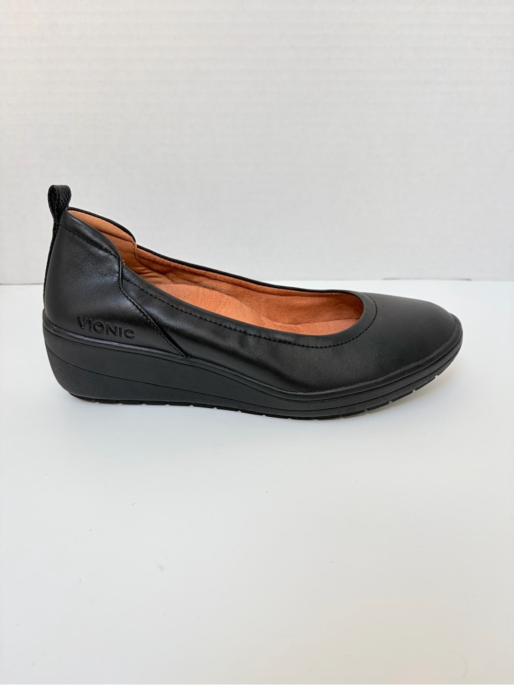 Vionic Jacey Platform Loafers Slip On Flats Comfort Shoes Leather Black Size 8.5 - Picture 2 of 12